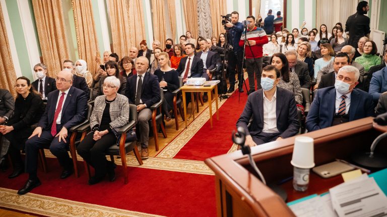 Nâzım Hikmet 120. Yaşında! – Назыму Хикмету 120 лет!